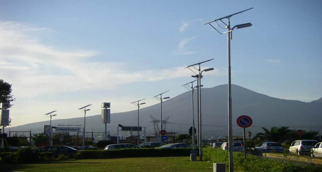 Illuminazione stradale stand-alone alimentati da moduli fotovoltaici | pompei | arcaiagroup